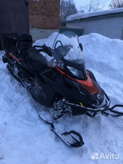 Продаю снегоход lynx commander 900ACE