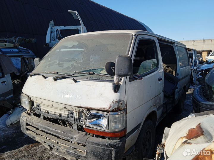 Авто в разбор на запчасти Toyota Hiace