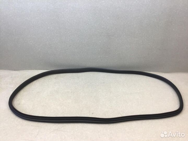 Уплотнитель двери Renault Kaptur 2016