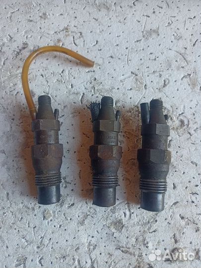 Форсунка топливная VW Golf 2 Jetta Audi 80 Audi 90