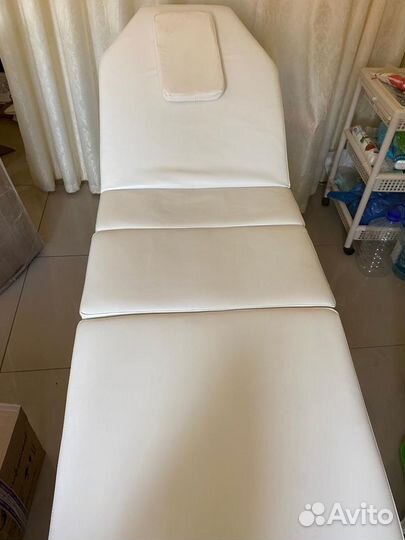 Массажная кушетка