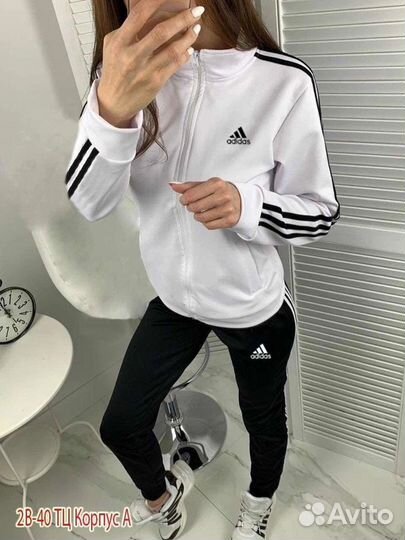 Спортивный костюм adidas женский