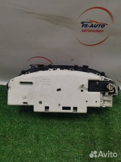 Панель приборов Toyota Yaris 2005—2009