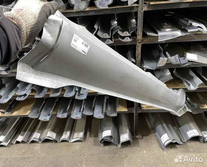 Порог левый Toyota Yaris, Vitz (Platz) 1999-2005