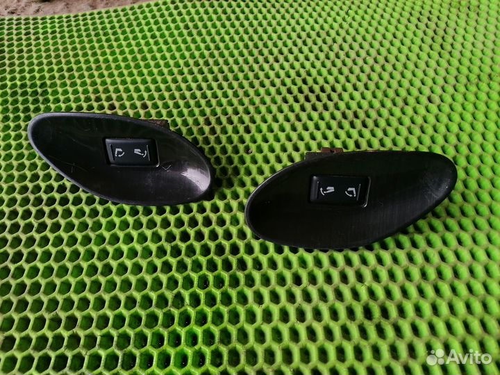 Кнопка спинки сиденья на Infiniti EX35/QX50