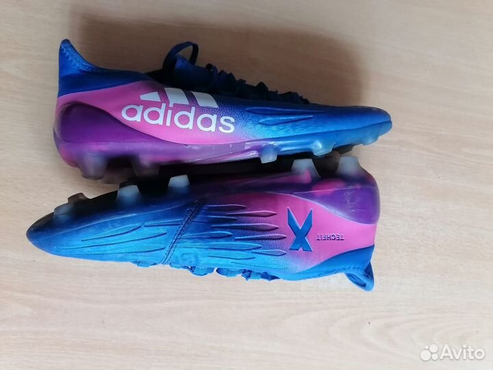 Футбольные бутсы adidas