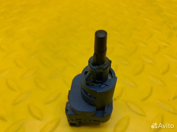 Датчик педали сцепления Volkswagen Polo седан cfnb