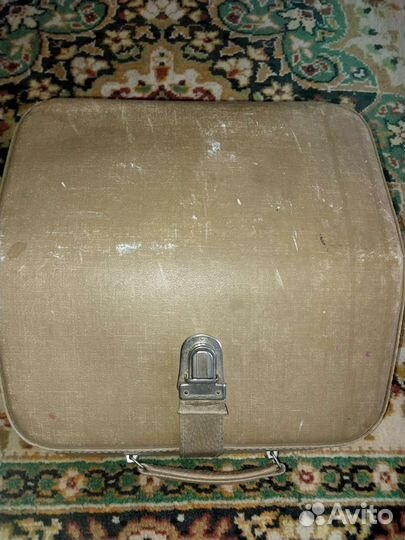 Печатная пишущая машинка