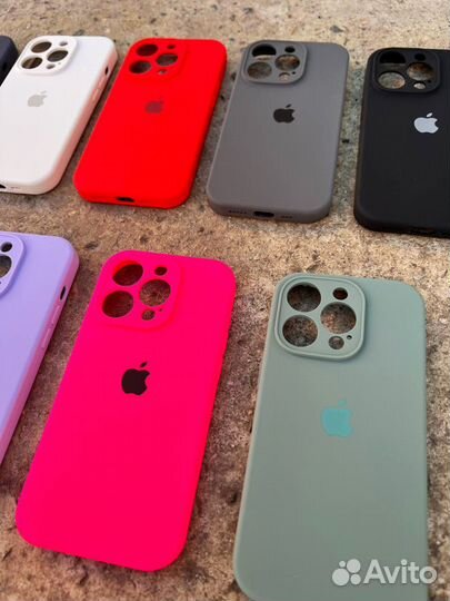 Чехол на iPhone 14 Pro (c защитой камеры)