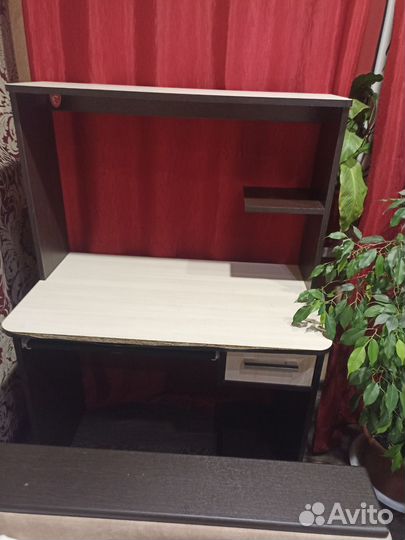 Компьютерный стол бесплатно