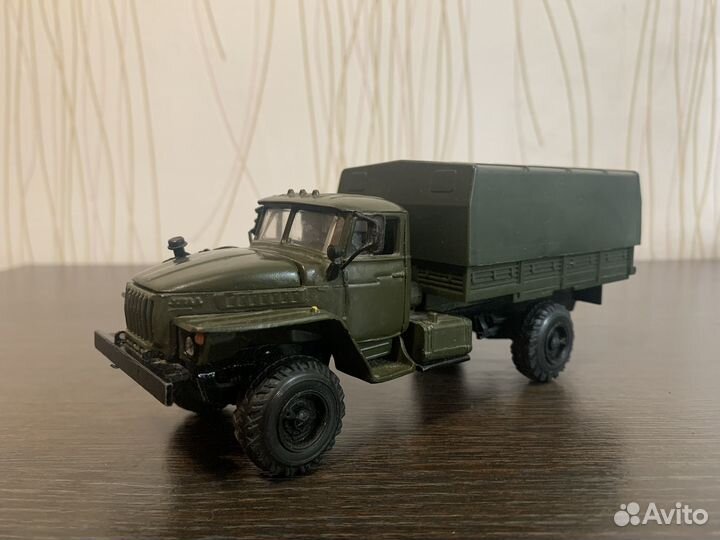 Модель 1/43 Урал-4320