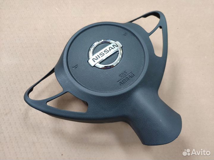 Заглушка руля Nissan Juke