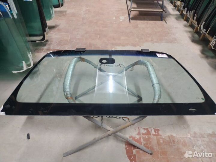 Стекло лобовое переднее Nissan Pathfinder R51