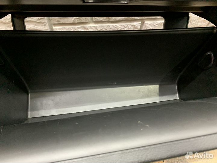 Kia Sorento 2 (XM) Бардачок