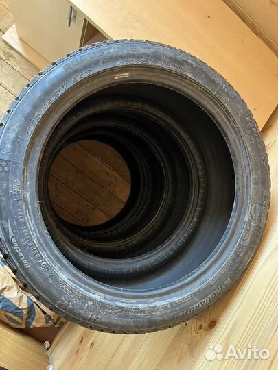 Roadstone Winguard Ice Plus 2.25/4.5 R17 S