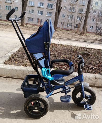 Трехколесный велосипед с родительской ручкой