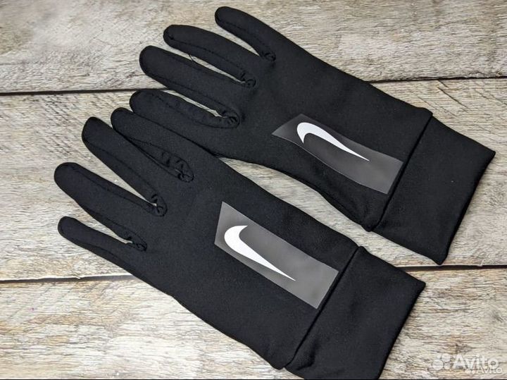 Перчатки Nike