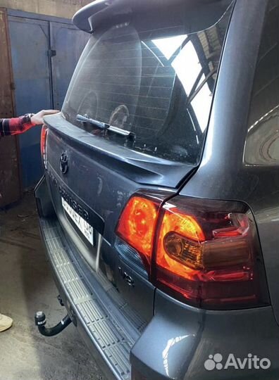 Спрйлер на TLC 200