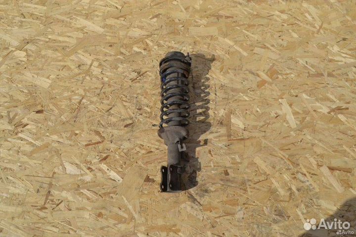 Стойка (амортизатор) в сборе передняя правая Kia