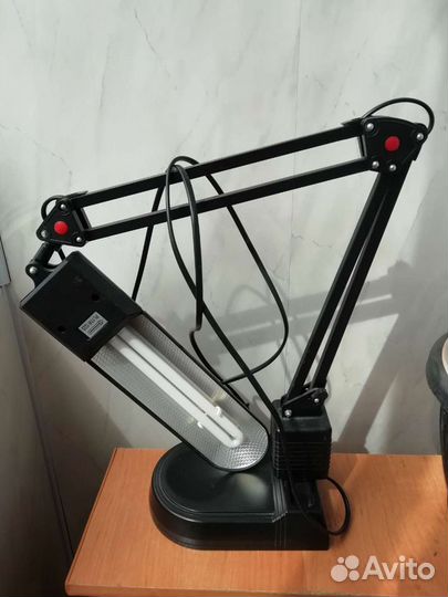 Лампа настольная для маникюра