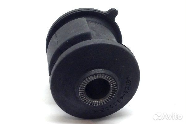 Сайлентблок зад. продол.тяги. toyota camry v30 01