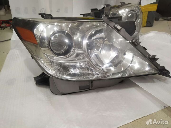 Фары на Lexus LX 570