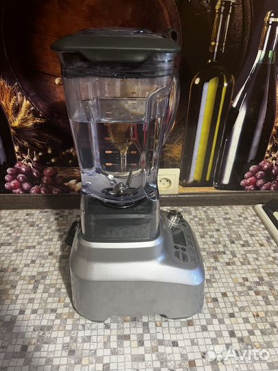 Блендер Bork B802