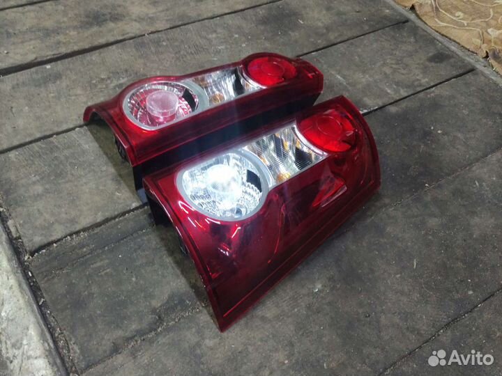 Комплект задний фонарь Лада Largus