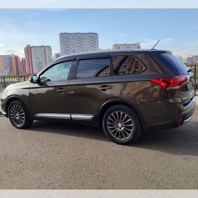 Mitsubishi Outlander 2.4 CVT, 2016, 200 000 км