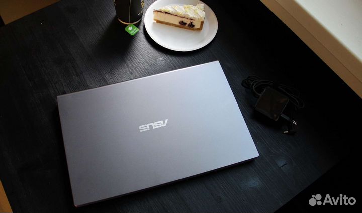 Новый ноутбук Asus i3-11 поколение
