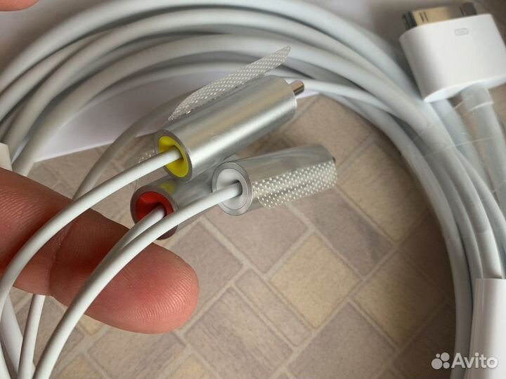 Оригинальный композитный кабель apple