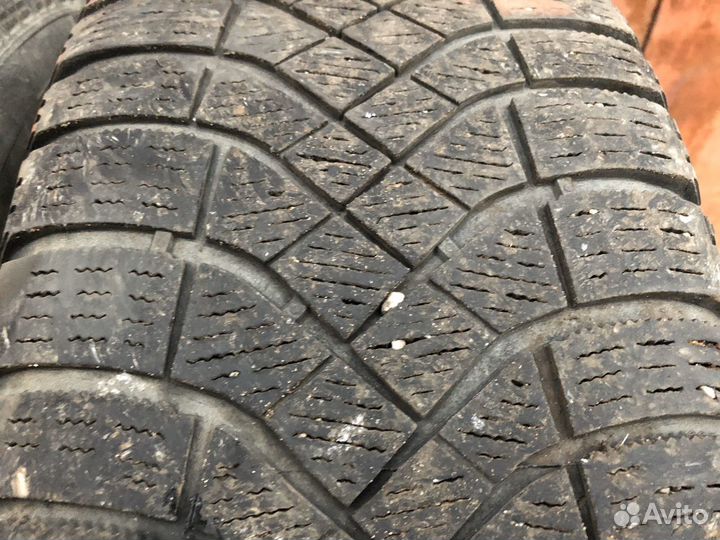 Pirelli Ice Zero 205/55 R16