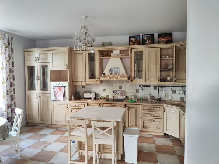 Дом 250 м² на участке 6 сот.