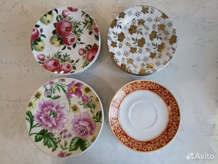 Чайные блюдца и чашки