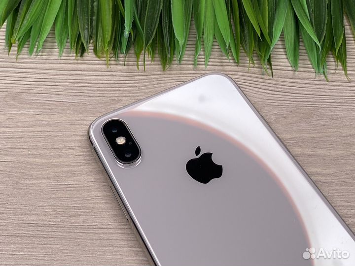 iPhone X, 64 ГБ