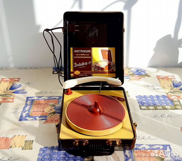 Электропроигрыватель Эльфа-7 СССР