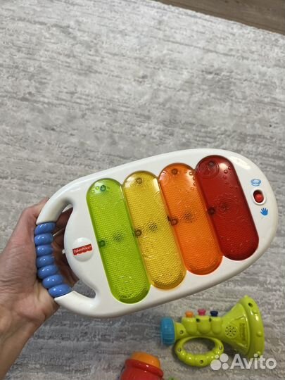 Игрушки музыкальные fisher price