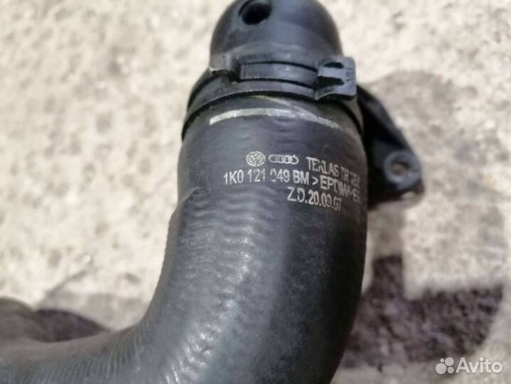 Патрубок охлаждения Skoda Superb 2 2009 3C0121049H