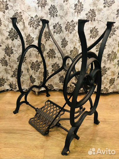 Красивая Станина от швейной машинки