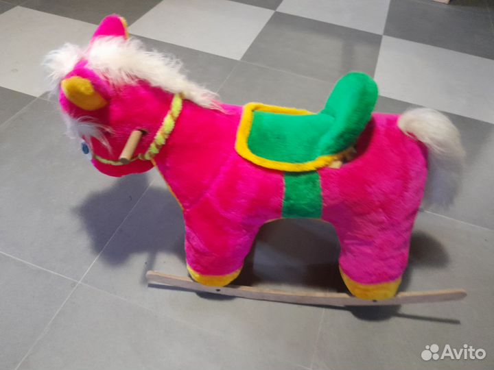 Детская качалка лошадь