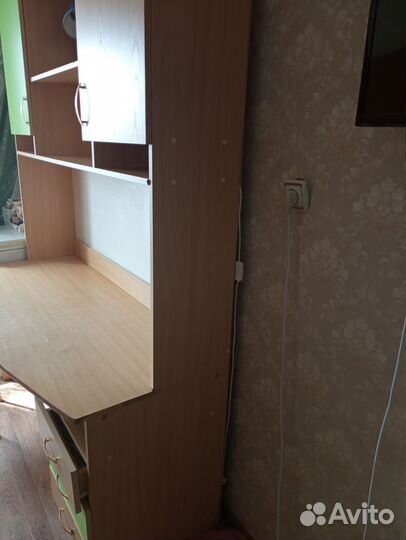 Письменный стол