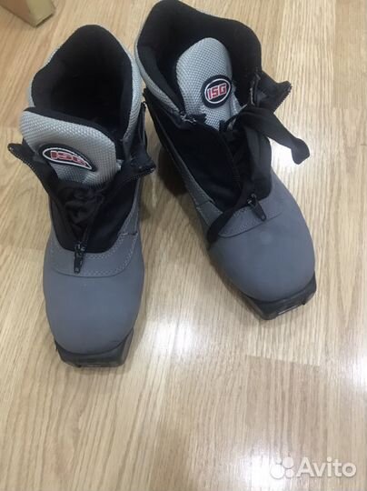 Лыжные ботинки