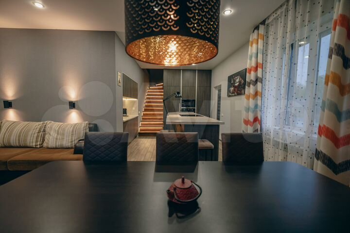 Коттедж 300 м² на участке 7 сот.