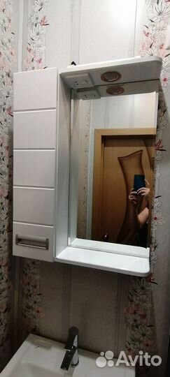 Шкафчик в ванную
