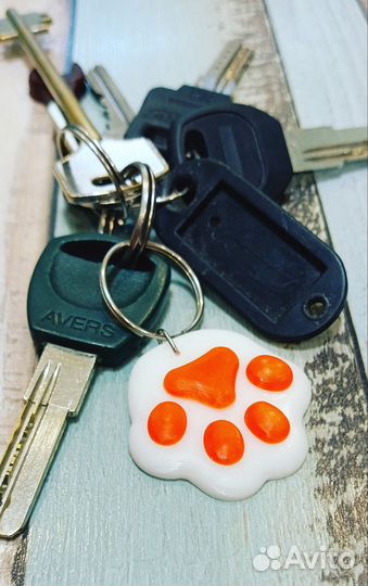 Брелок лапки