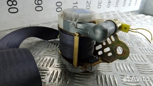 Ремень безопасности с пиропатроном сиденья передне