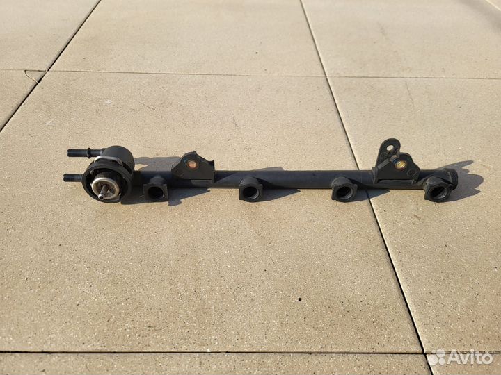 Топливная рампа Ford Focus 1