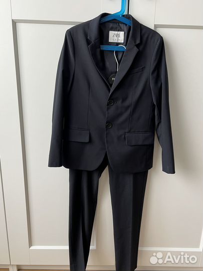Костюм zara 134, школьный