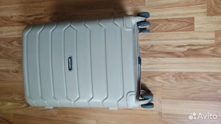 Чемодан разных вещей