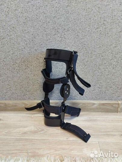 Ортез коленный с двуосным шарниром- регулятором